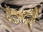 Masque vénitien Bianca rigide doré avec strass