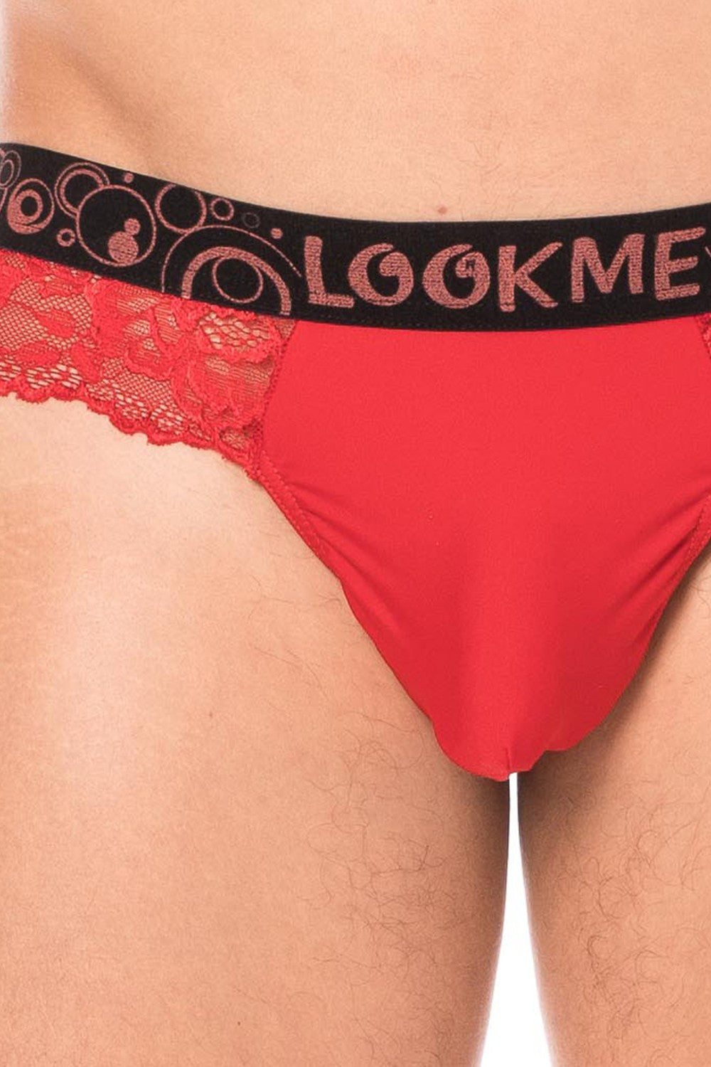 String en dentelle délicate